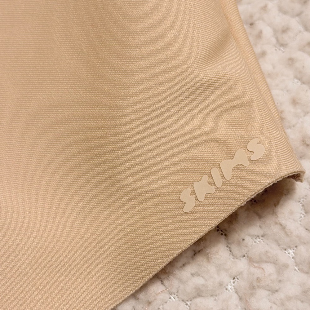 SKIMS Sculpt High-Waist Thong ULTRA STRONG support. SAND - Picture 10 of 14